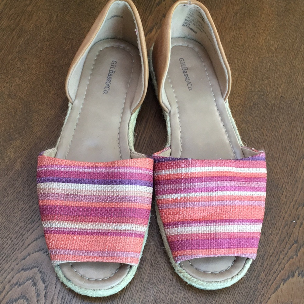 GH Bass & Co, 7.5M. Trish style. Colorful soft lined fabric upper, rope trim.